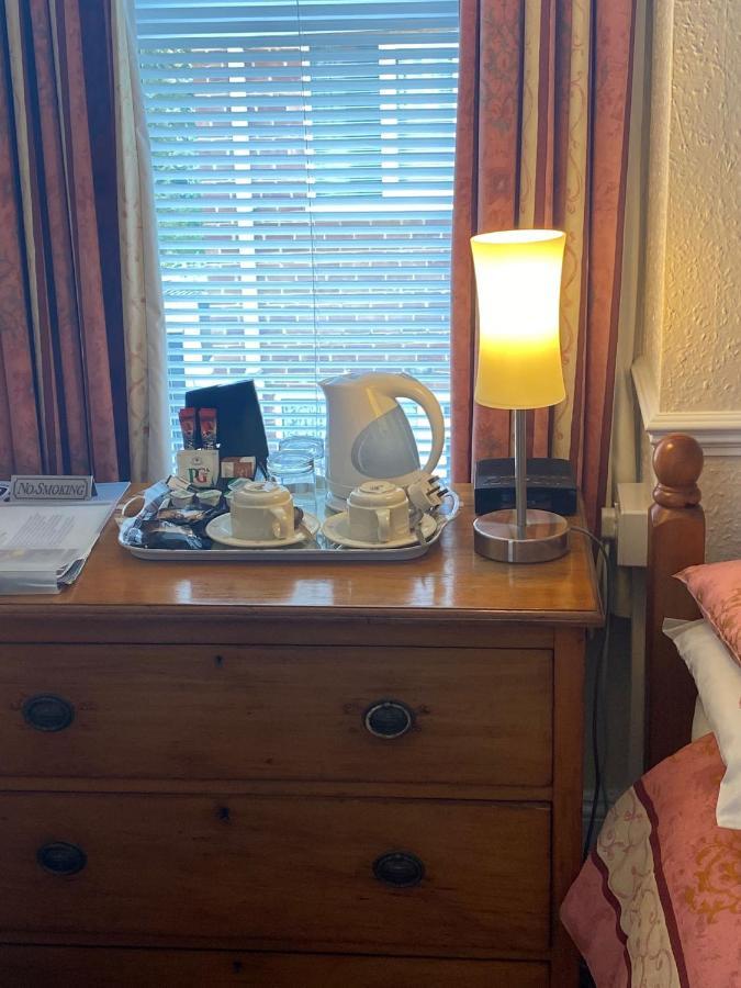 Landguard Lodge Guest House Shipley  외부 사진