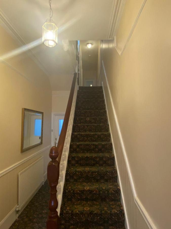 Landguard Lodge Guest House Shipley  외부 사진