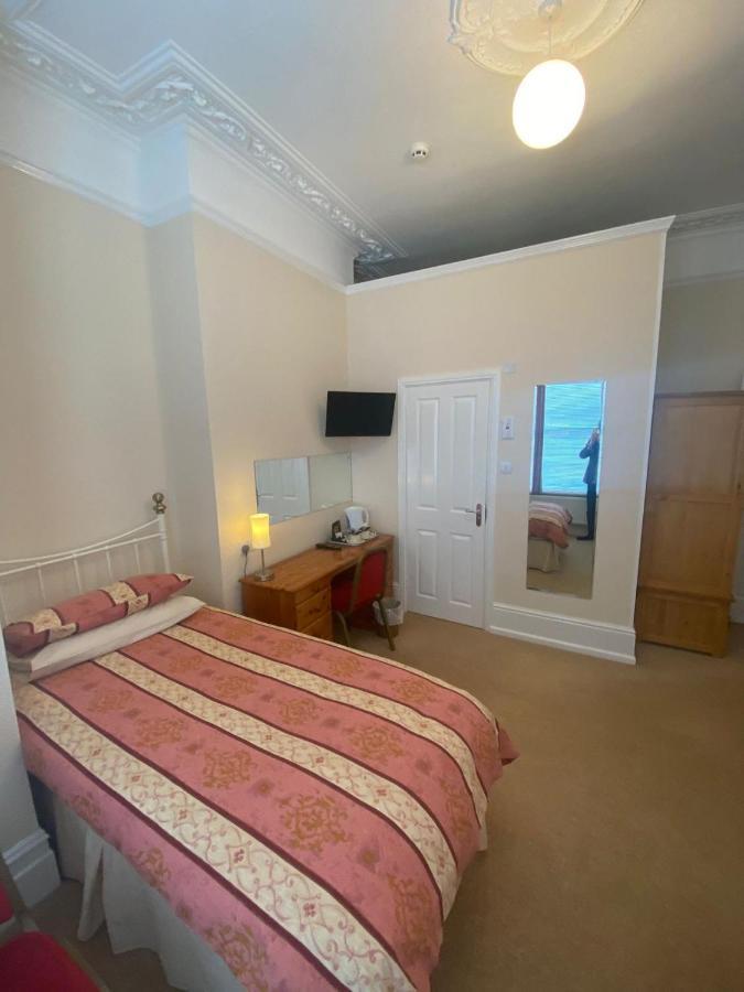 Landguard Lodge Guest House Shipley  외부 사진