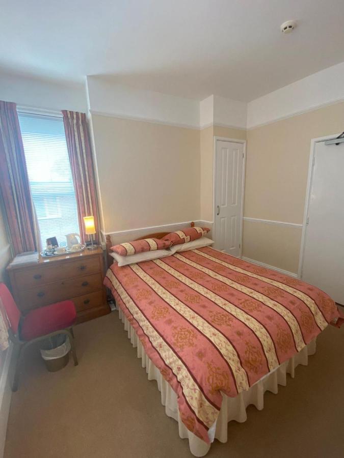 Landguard Lodge Guest House Shipley  외부 사진