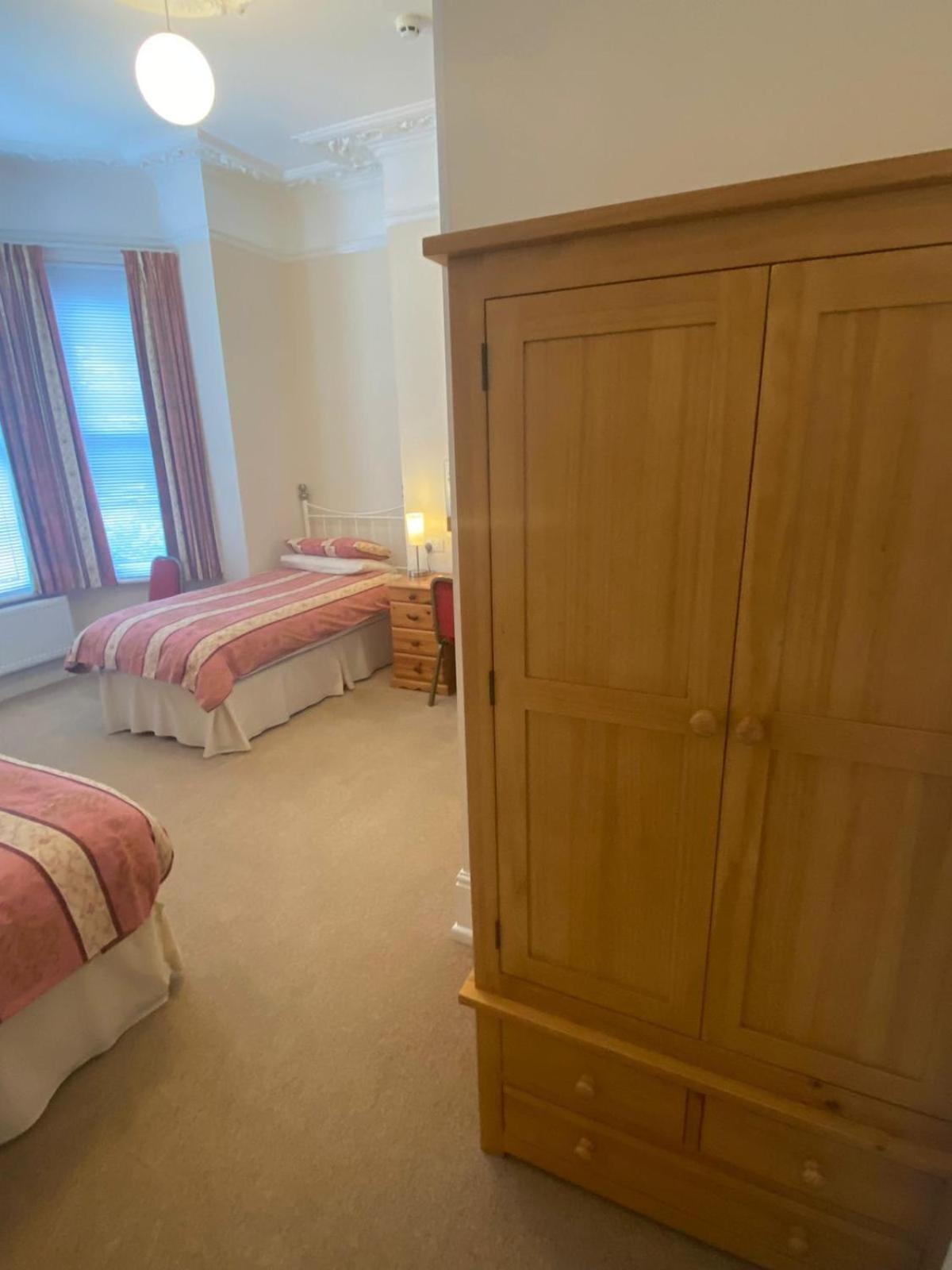 Landguard Lodge Guest House Shipley  외부 사진