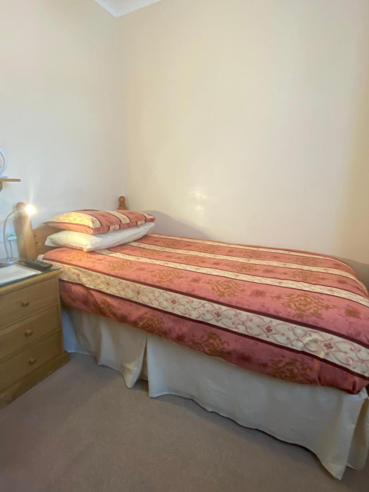 Landguard Lodge Guest House Shipley  객실 사진