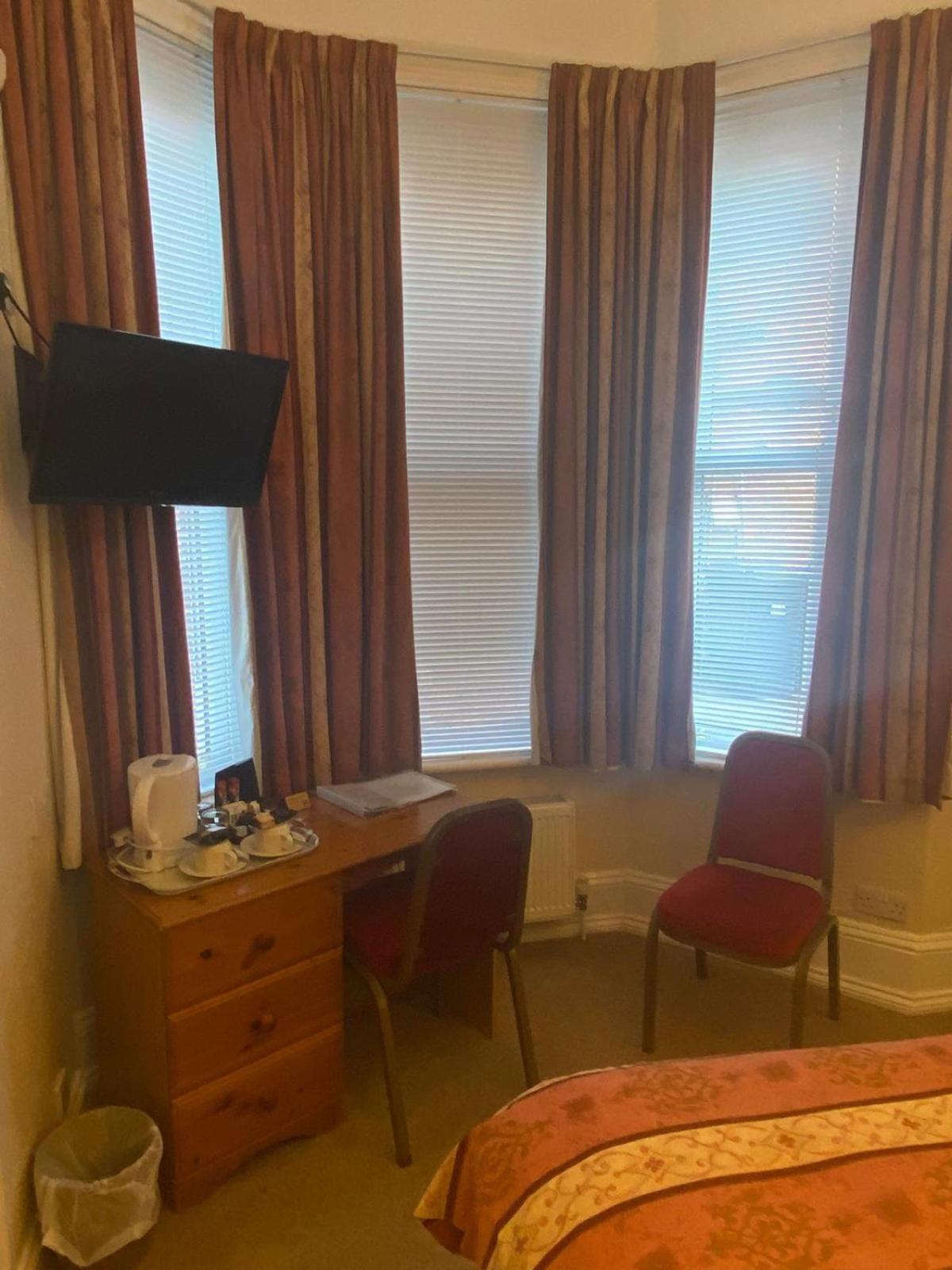 Landguard Lodge Guest House Shipley  객실 사진