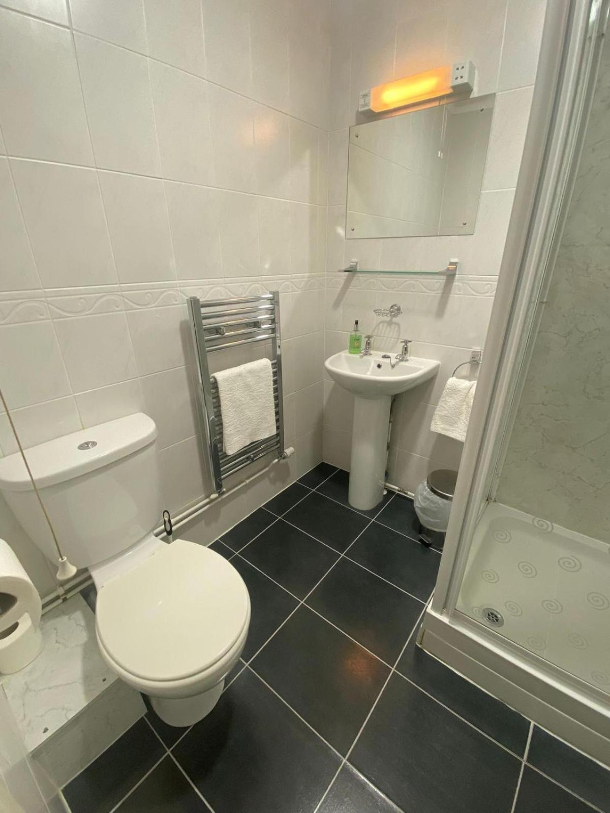 Landguard Lodge Guest House Shipley  객실 사진