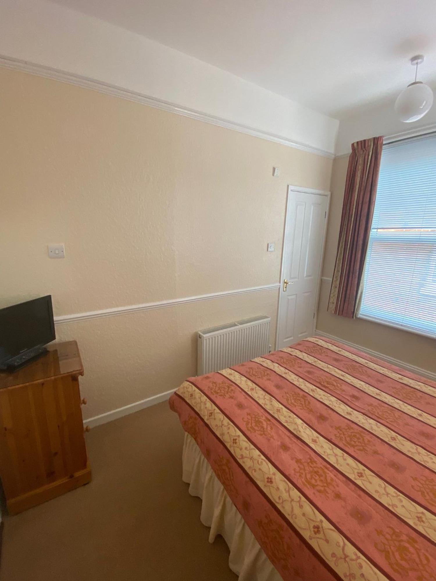 Landguard Lodge Guest House Shipley  외부 사진